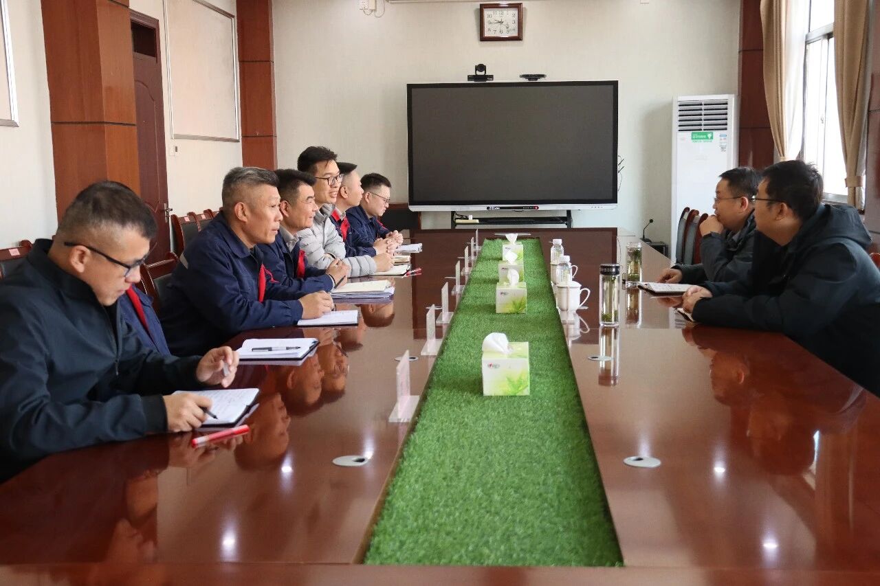 督導(dǎo)加壓守底線 實(shí)干篤行保安全 —— 紅旗煤礦全力筑牢年末歲初安全生產(chǎn)堅(jiān)固防線